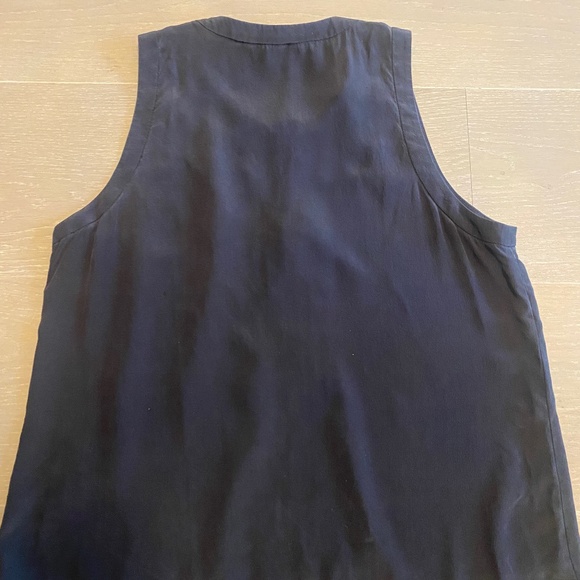 JUDITH & CHARLES black silk shell with front zipper detail, size 6 - Picture 2 of 8